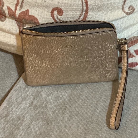 Coach Wristlet - Picture 8 of 8